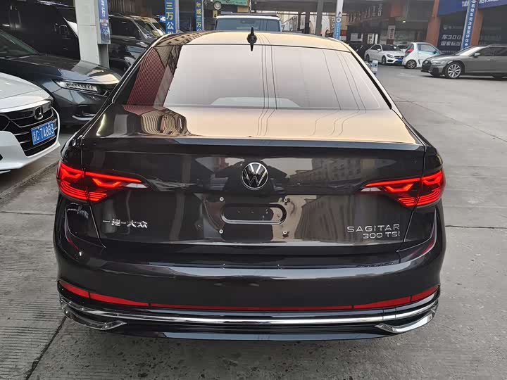 Фото 4 - Volkswagen Sagitar L