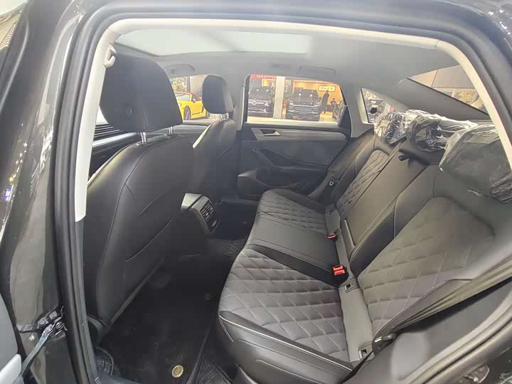 Фото 8 - Volkswagen Sagitar L