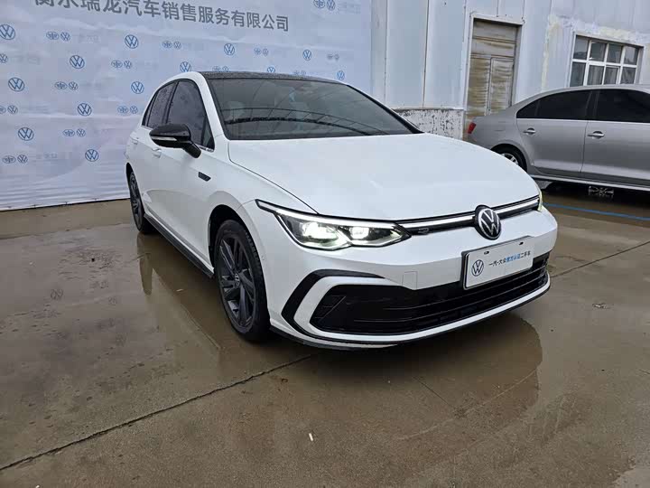 Фото 2 - Volkswagen Golf