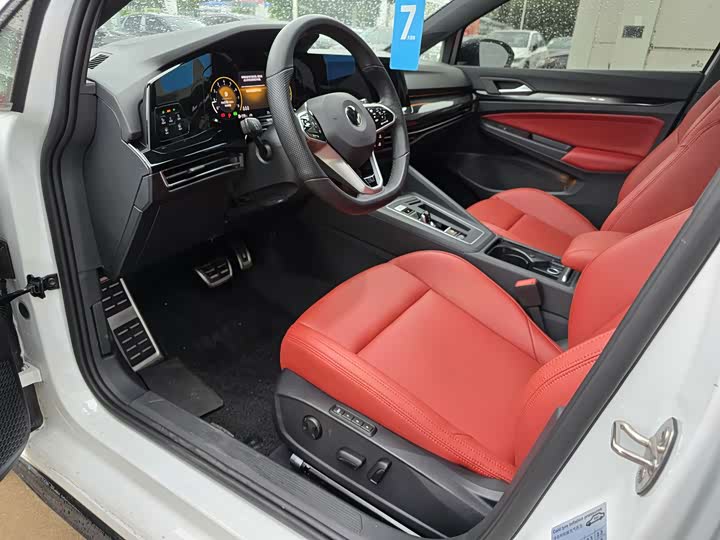 Фото 5 - Volkswagen Golf