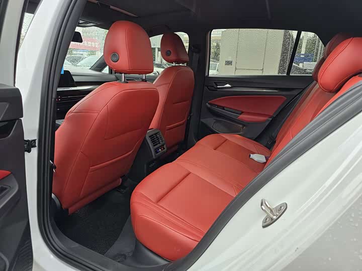 Фото 6 - Volkswagen Golf