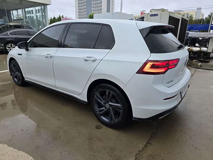 Фото 8 - Volkswagen Golf