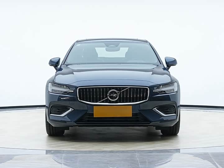 Фото 2 - Volvo S60