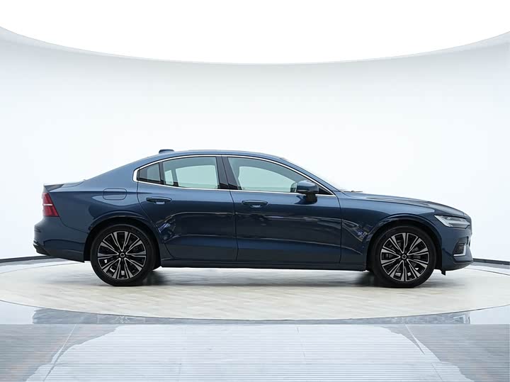 Фото 4 - Volvo S60