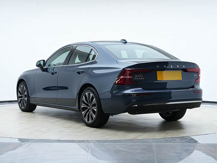 Фото 5 - Volvo S60