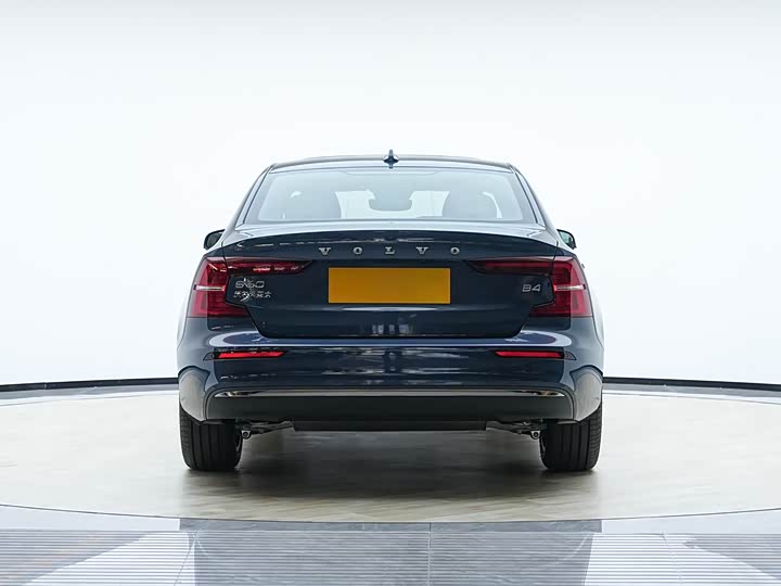 Фото 8 - Volvo S60