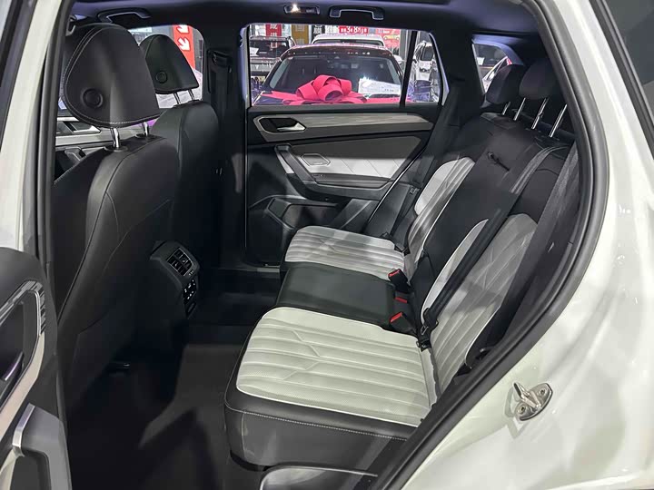 Фото 8 - Volkswagen Tayron