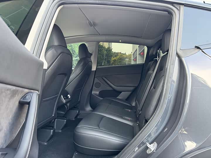 Фото 6 - Tesla Model Y