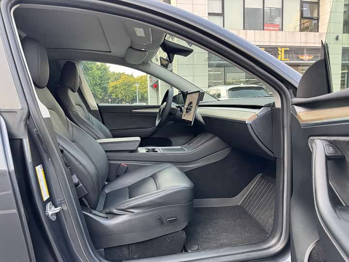 Фото 7 - Tesla Model Y