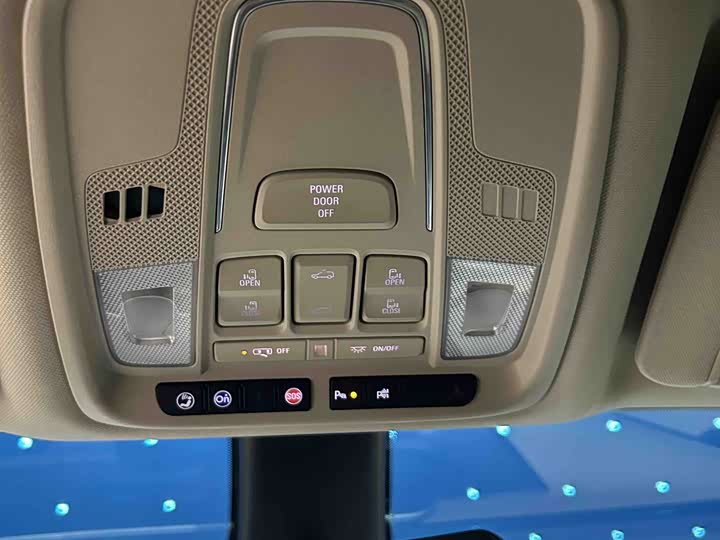 Фото 9 - Buick GL8 ES