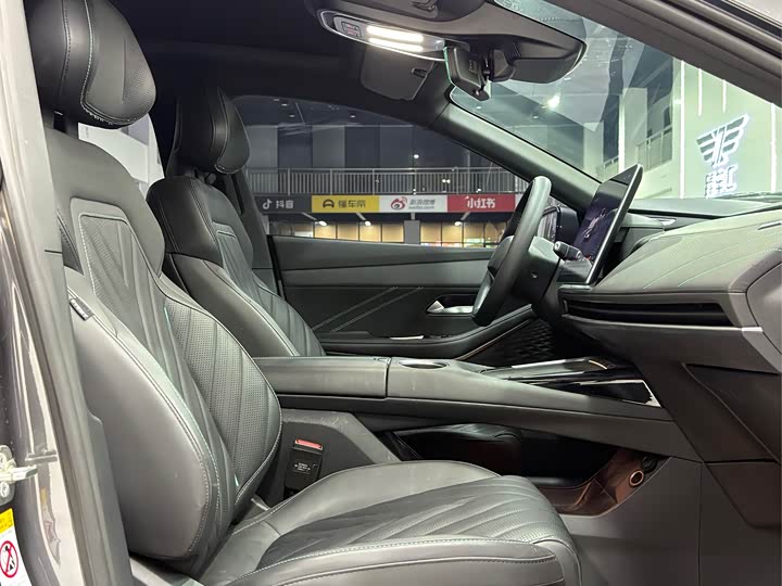 Фото 9 - Changan Deepal SL03