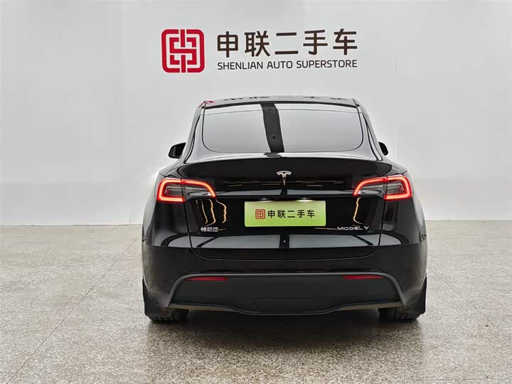 Фото 3 - Tesla Model Y