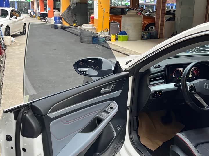 Фото 4 - Volkswagen Lamando L