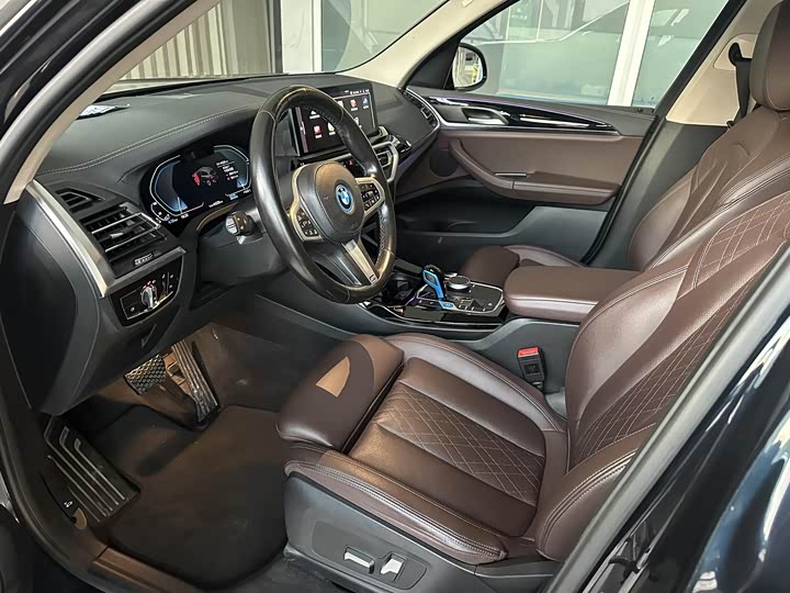 Фото 4 - BMW iX3