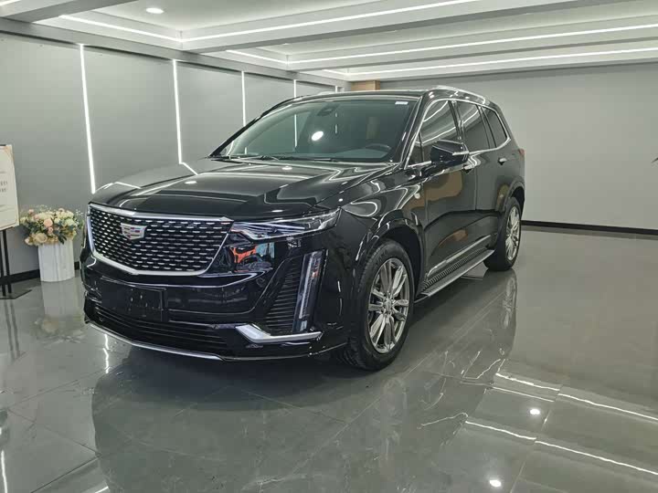 Фото 1 - Cadillac XT6