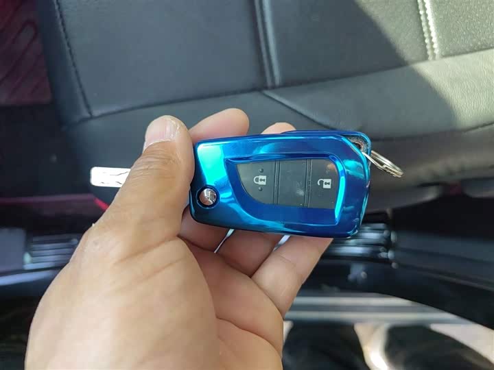 Фото 9 - Toyota Wildlander