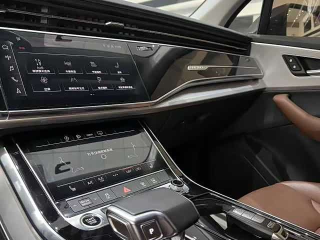 Фото 5 - Audi Q7