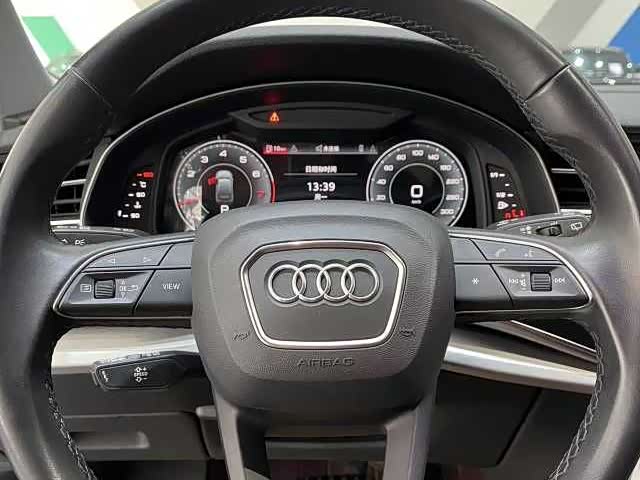 Фото 6 - Audi Q7