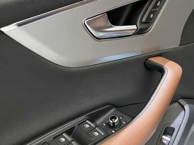 Фото 9 - Audi Q7