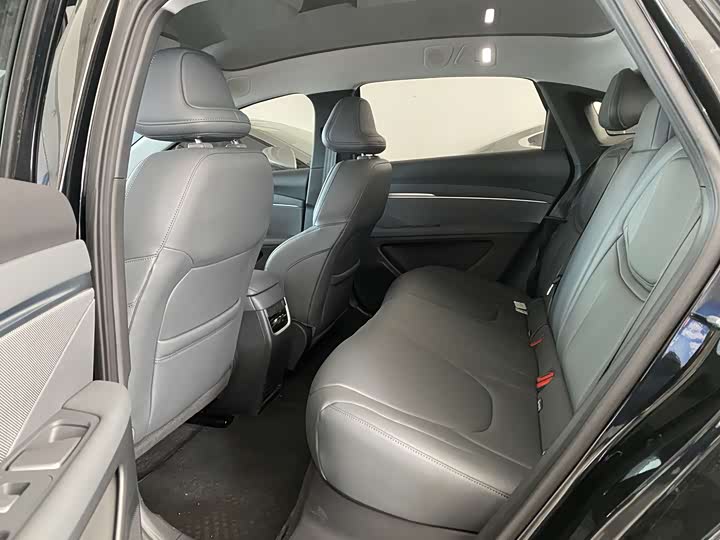 Фото 5 - XPeng Mona M03