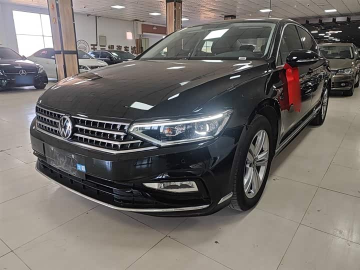 Фото 2 - Volkswagen Magotan