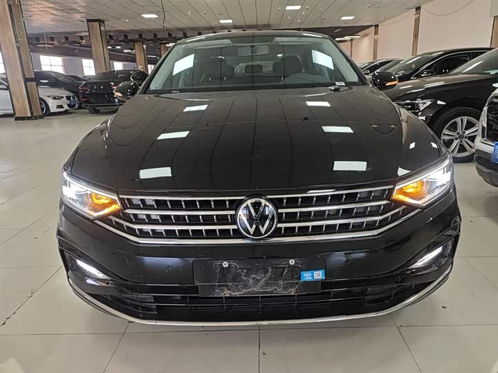 Фото 3 - Volkswagen Magotan