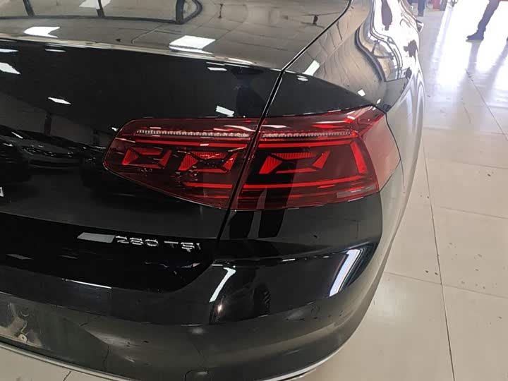 Фото 8 - Volkswagen Magotan