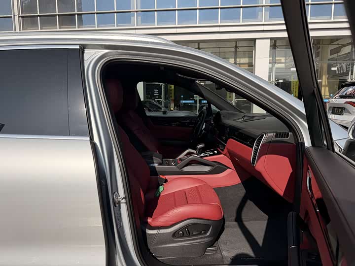 Фото 7 - Porsche Cayenne