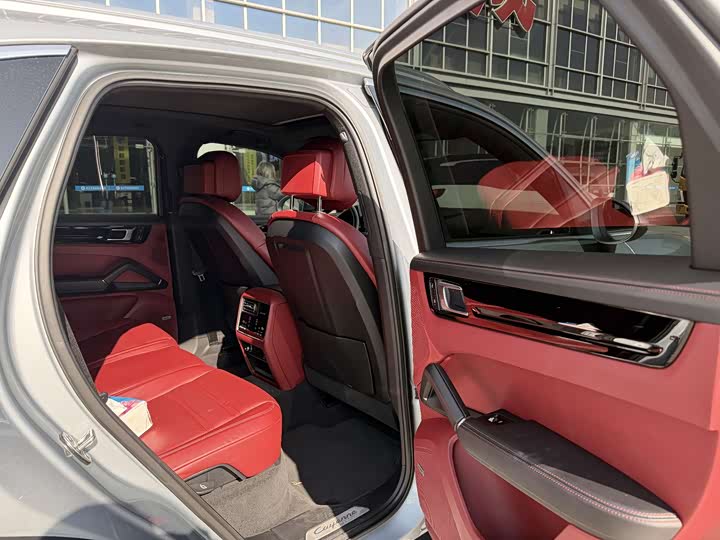 Фото 8 - Porsche Cayenne