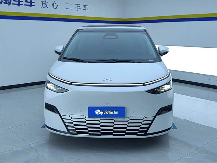 Фото 2 - XPeng X9