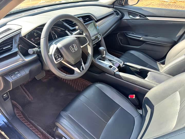 Фото 9 - Honda Civic