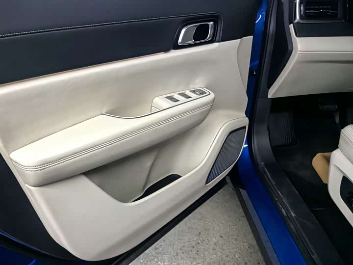 Фото 5 - LiXiang One