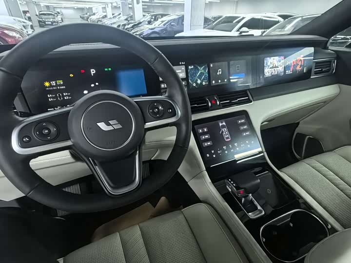 Фото 6 - LiXiang One