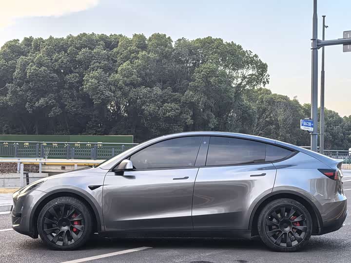 Фото 8 - Tesla Model Y