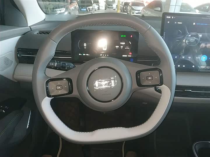 Фото 3 - Bestune 03