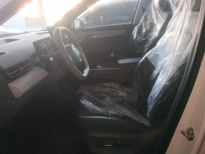 Фото 7 - Bestune 03