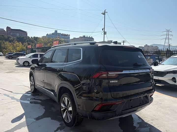 Фото 8 - Geely Okavango