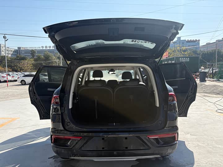 Фото 9 - Geely Okavango