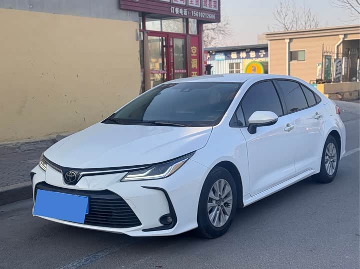 Фото 1 - Toyota Corolla