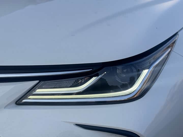 Фото 3 - Toyota Corolla