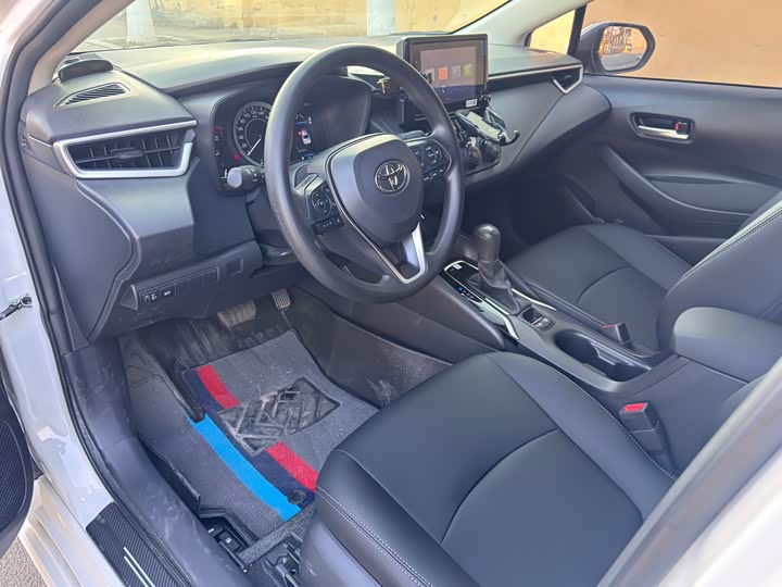 Фото 4 - Toyota Corolla