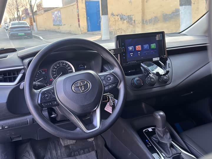 Фото 7 - Toyota Corolla