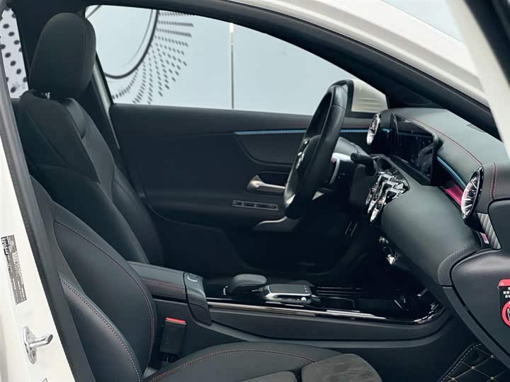 Фото 8 - Mercedes-Benz A-Class