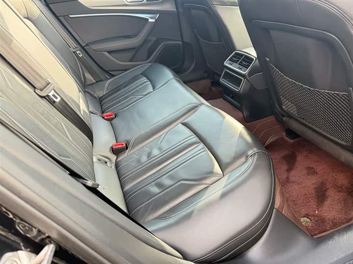 Фото 7 - Audi A6