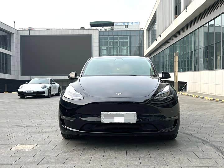 Фото 2 - Tesla Model Y