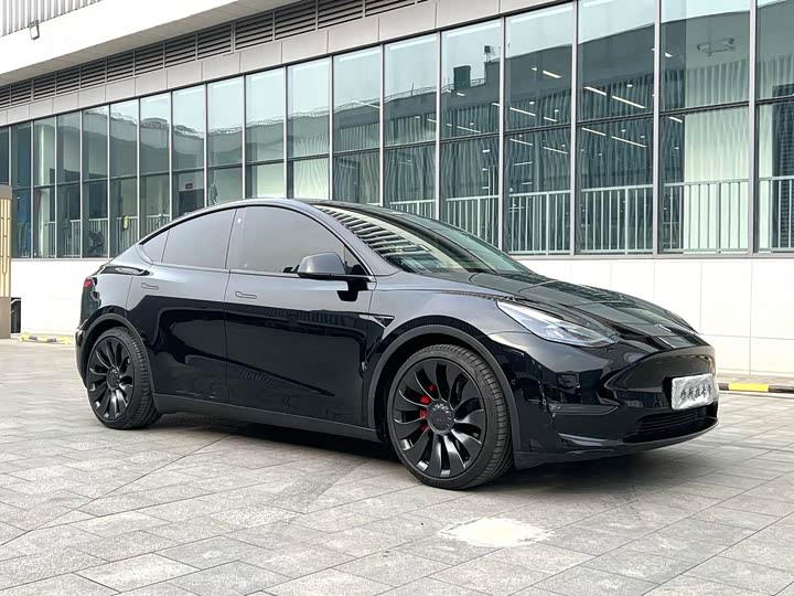 Фото 3 - Tesla Model Y