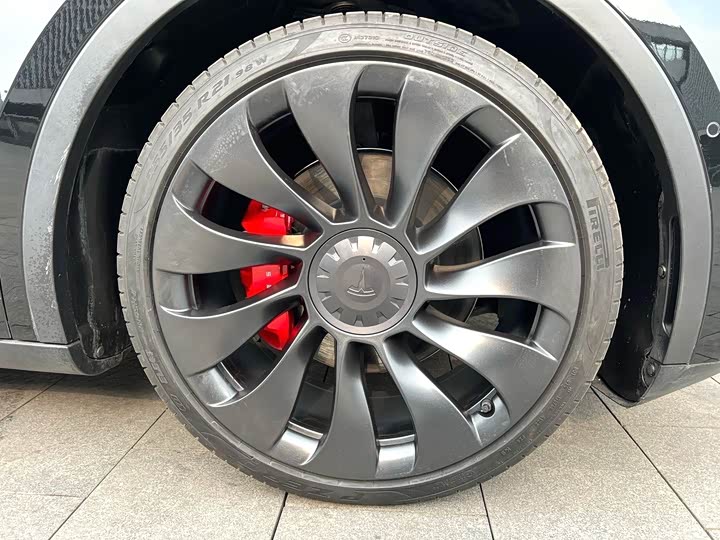 Фото 4 - Tesla Model Y