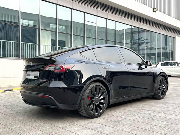 Фото 9 - Tesla Model Y