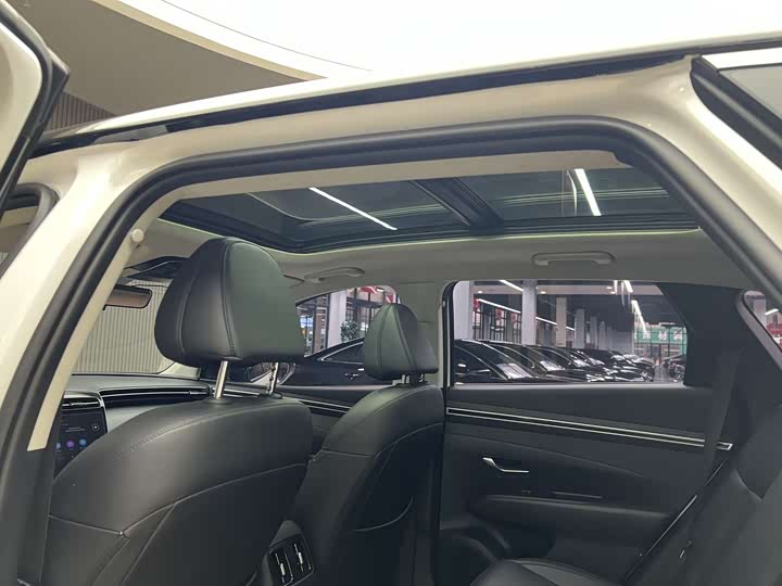 Фото 9 - Hyundai Tucson L