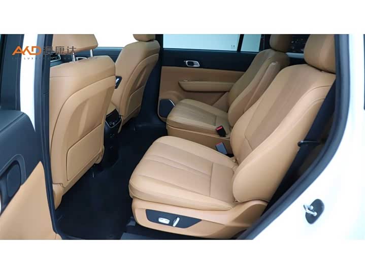 Фото 7 - LiXiang One